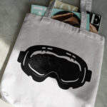 3254_Ski_goggles_5618-transparent-tote_bag_1.jpg