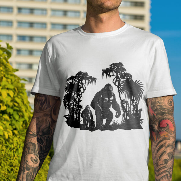 360_Gorilla_family_in_the_jungle_4248-transparent-tshirt_1.jpg