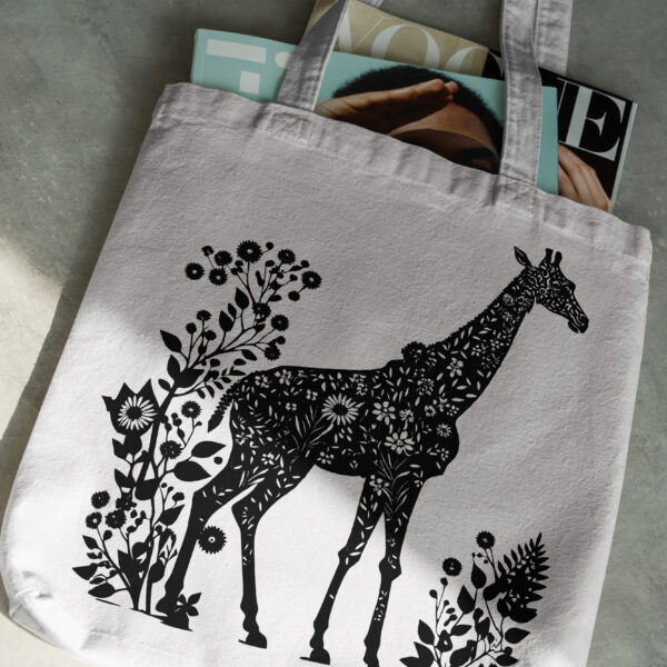 362_Giraffe_with_Floral_patterns_2764-transparent-tote_bag_1.jpg