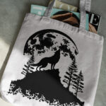 364_Wolf_howling_at_the_moon_3382-transparent-tote_bag_1.jpg