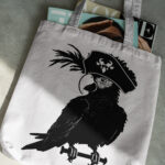 605_Parrot_with_a_pirate_hat_8171-transparent-tote_bag_1.jpg