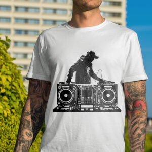 828_DJ_Booth_5830-transparent-tshirt_1.jpg